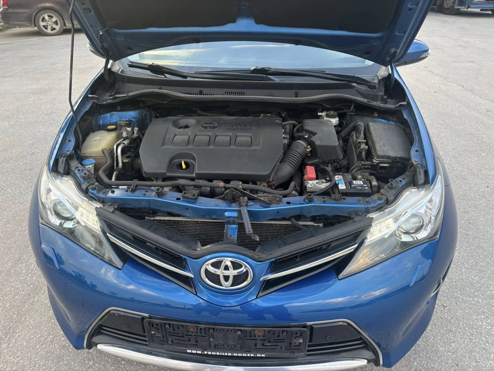 Toyota Auris 1.6 БЕНЗИН EURO5 КОЖА - изображение 8