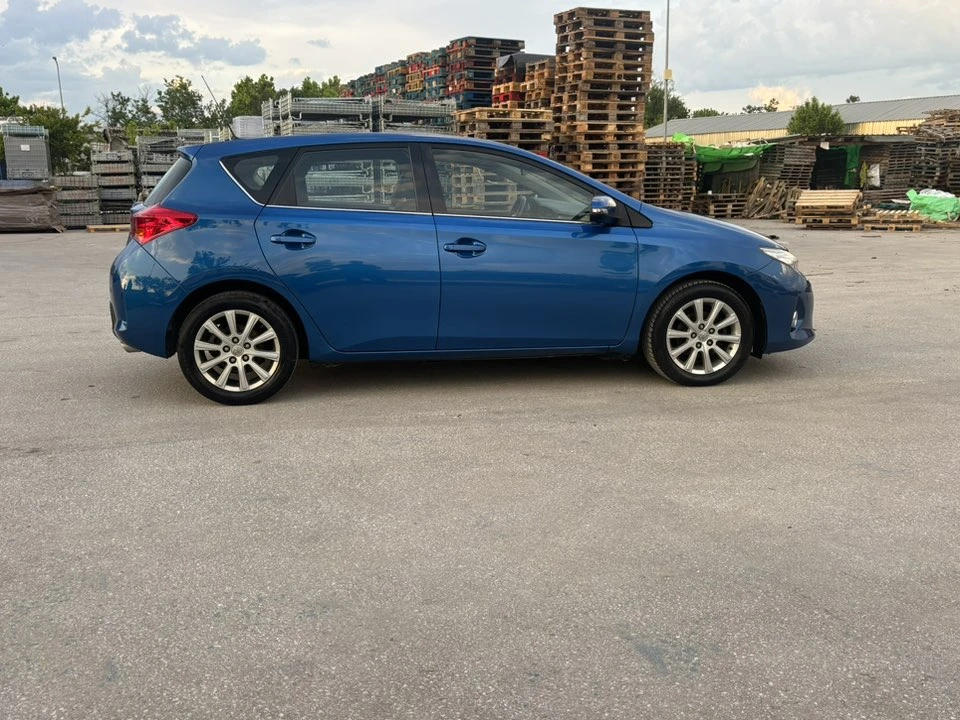 Toyota Auris 1.6 БЕНЗИН EURO5 КОЖА - изображение 5