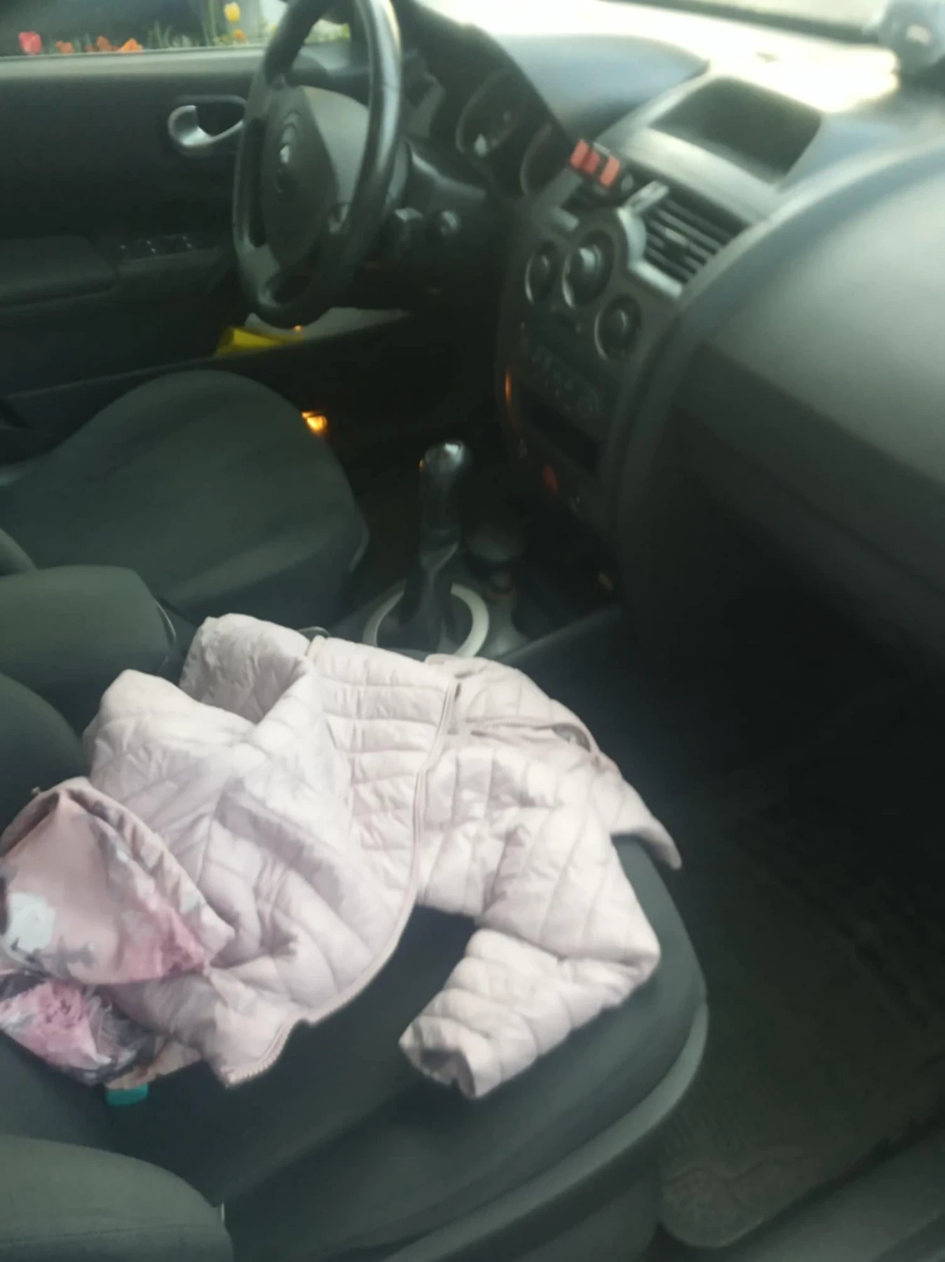 Renault Megane 1.5 dci отслужена с летни и зимни гуми - изображение 4