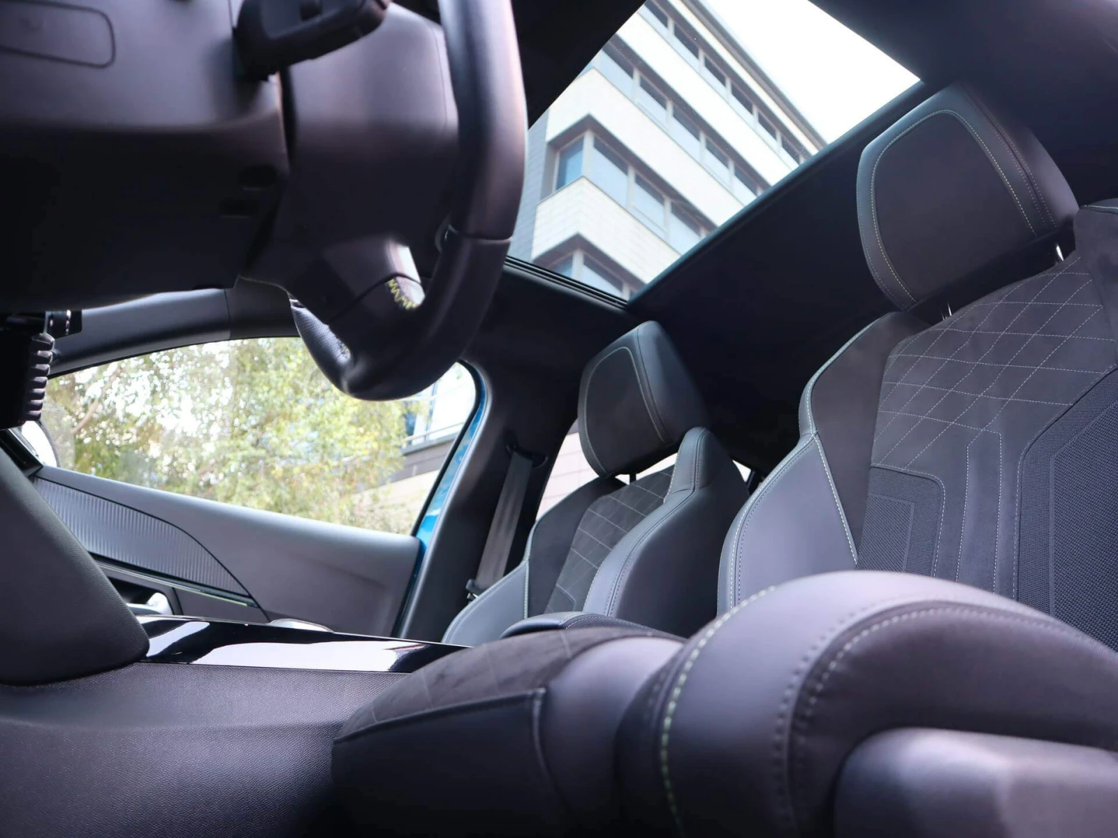 Peugeot 208 50kWh/e-GT Pack/Панорама/Камера/Мъртва точка/ACC - изображение 7