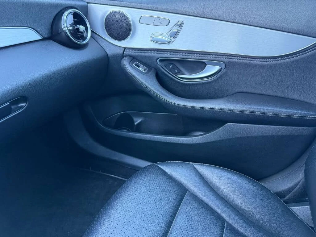 Mercedes-Benz C 300 * AMG Line * HeadUp * * AвтоКредит* (ЦЕНА ДО БГ), снимка 14 - Автомобили и джипове - 53797211