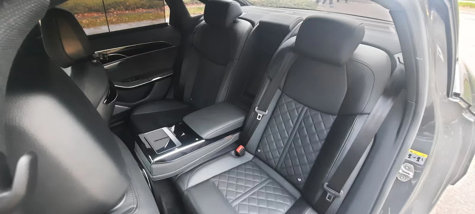 Audi S8 4.0TFSI/571HP/NIGHT/MASSAGE/PANO/B&O/360/MEMO/909g, снимка 14 - Автомобили и джипове - 53811495