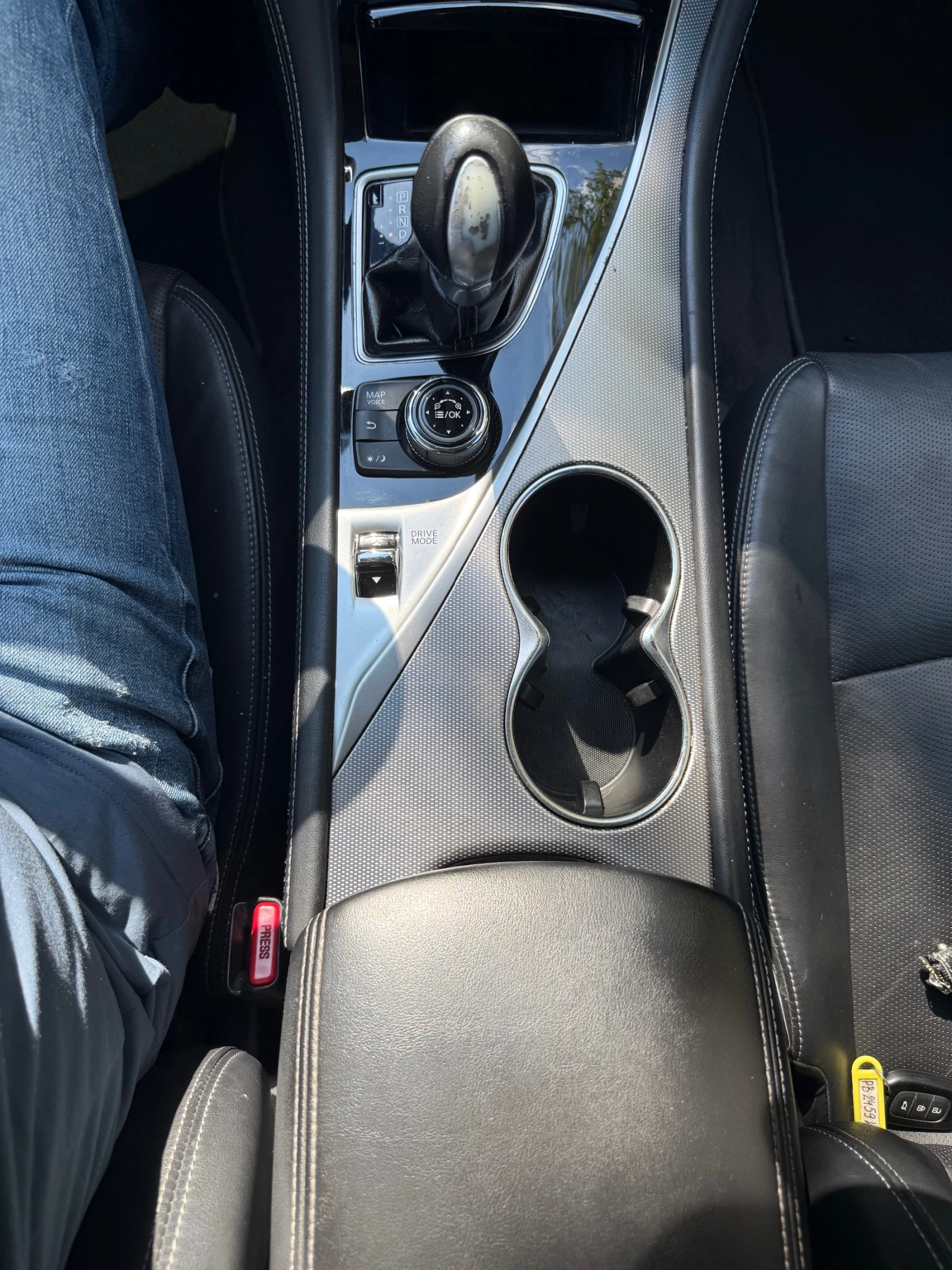 Infiniti Q50, снимка 11 - Автомобили и джипове - 54439164