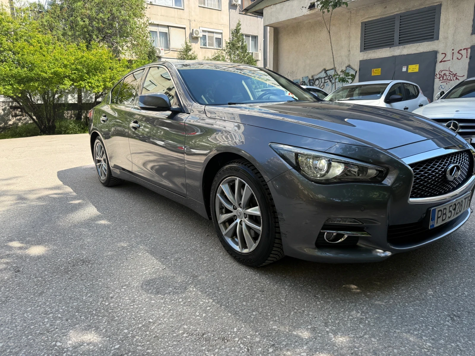 Infiniti Q50, снимка 4 - Автомобили и джипове - 54439164