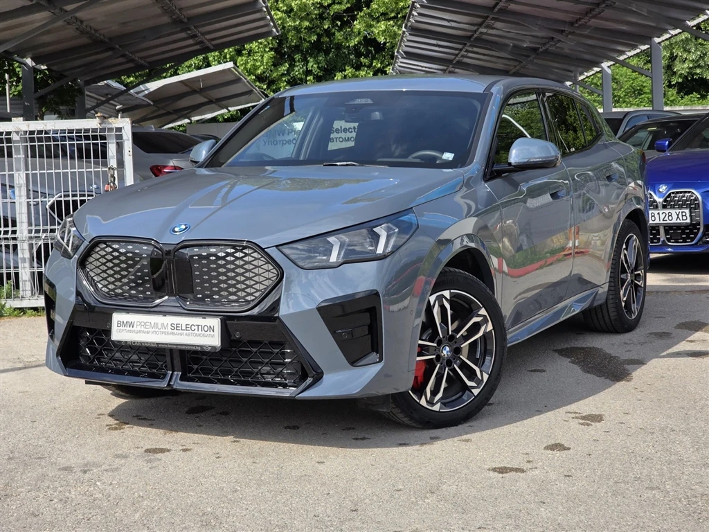 BMW iX2 xDrive30