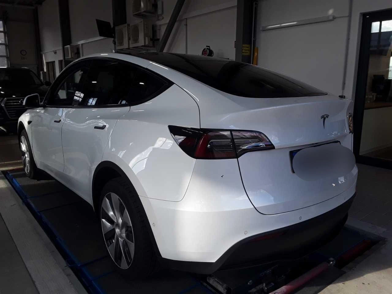Tesla Model Y LONG RANGE DUAL MOTOR ОЧАКВАН ВНОС, снимка 4 - Автомобили и джипове - 54642608