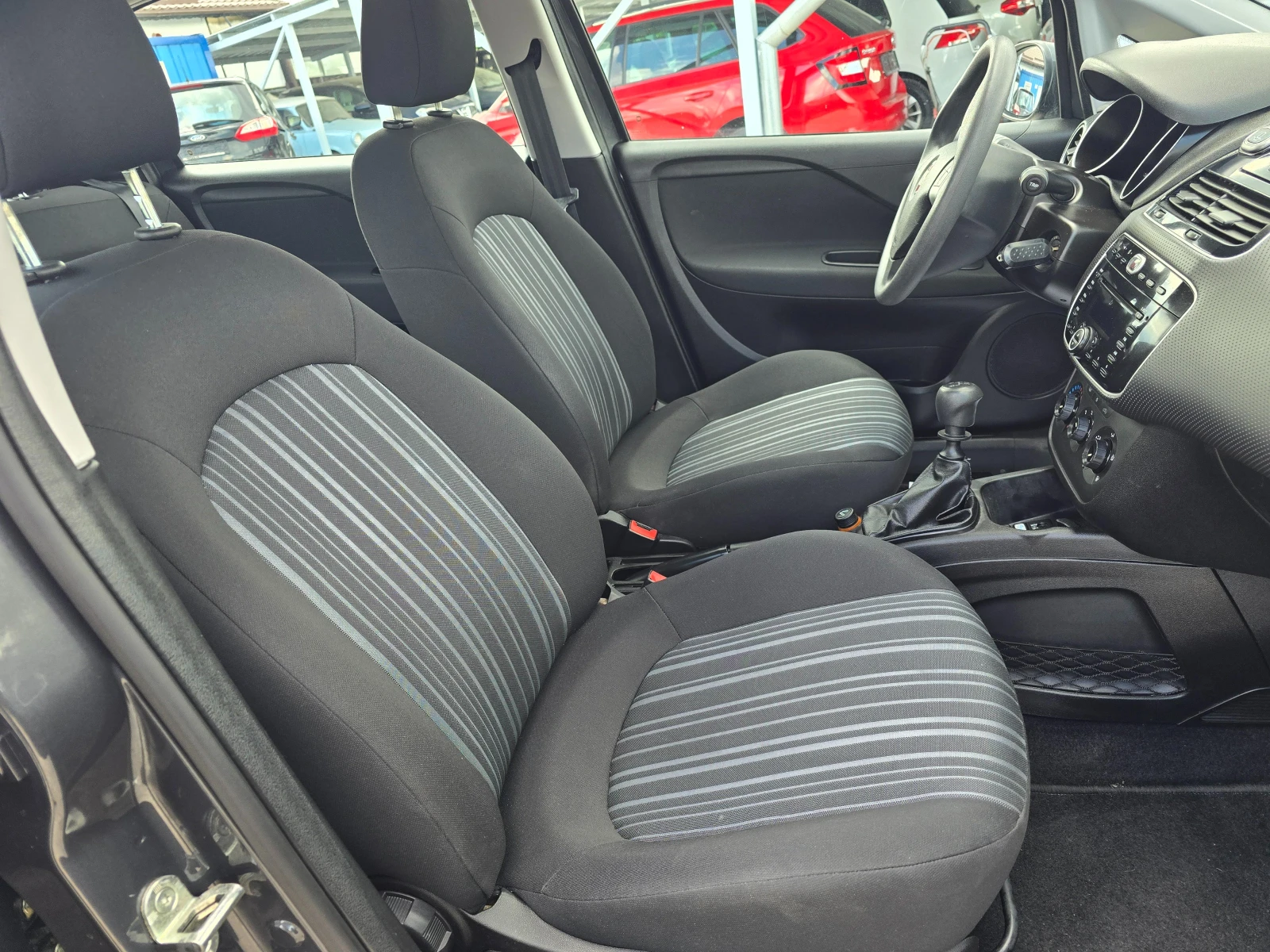 Fiat Punto 1.2 БЕНЗИН EVO ! ! РЕАЛНИ КИЛОМЕТРИ , снимка 14 - Автомобили и джипове - 54673972