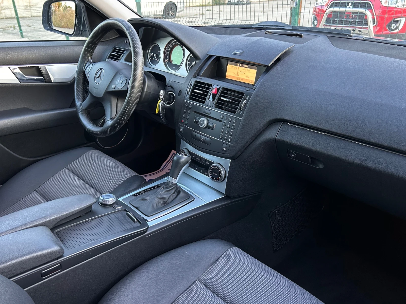 Mercedes-Benz C 220, снимка 12 - Автомобили и джипове - 54723243