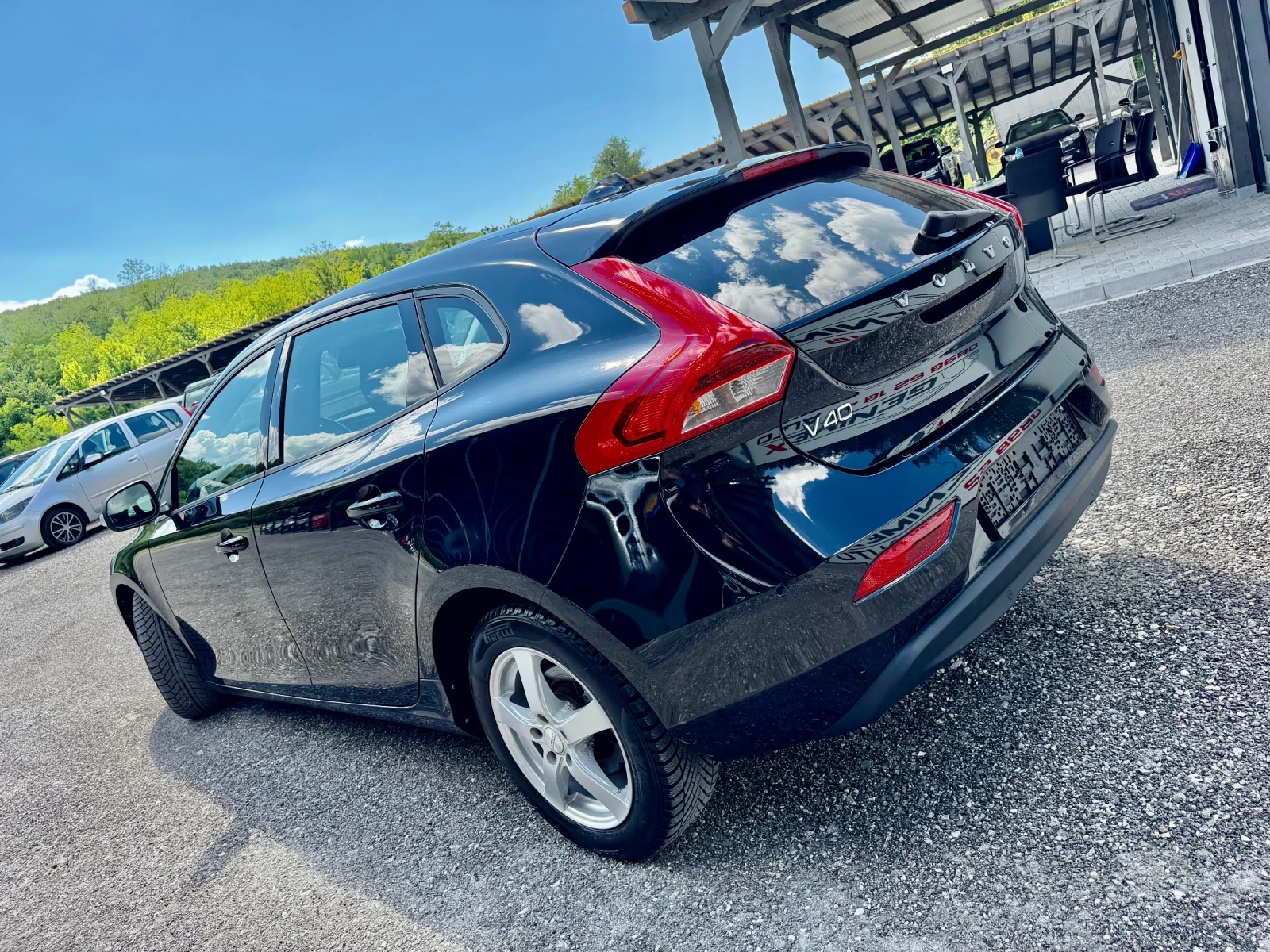 Volvo V40 1.6D* FACE* AUTOMAT* REALNI KM* , снимка 4 - Автомобили и джипове - 54936125
