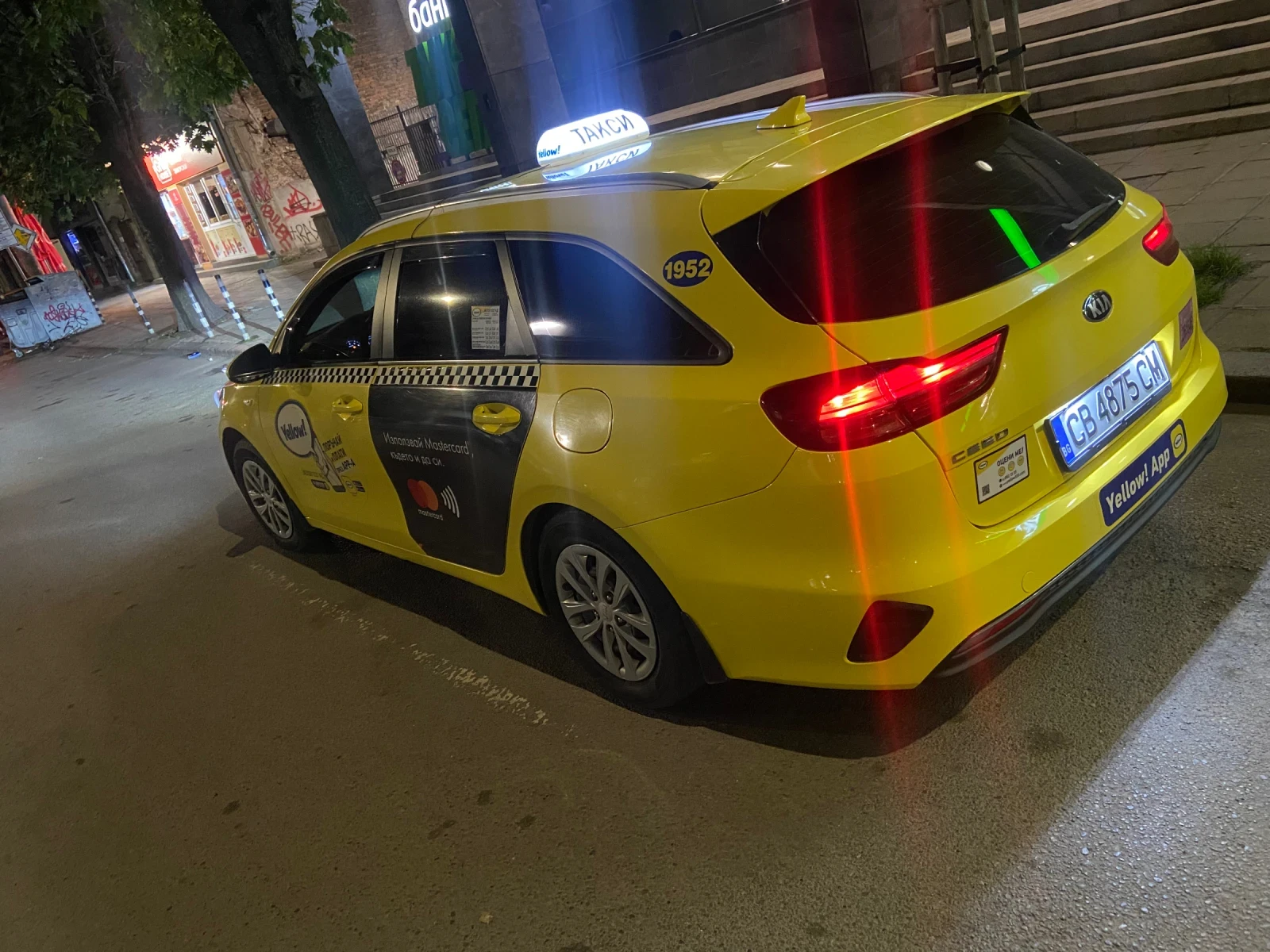 Kia Ceed 1.5Turbo, снимка 2 - Автомобили и джипове - 55575783