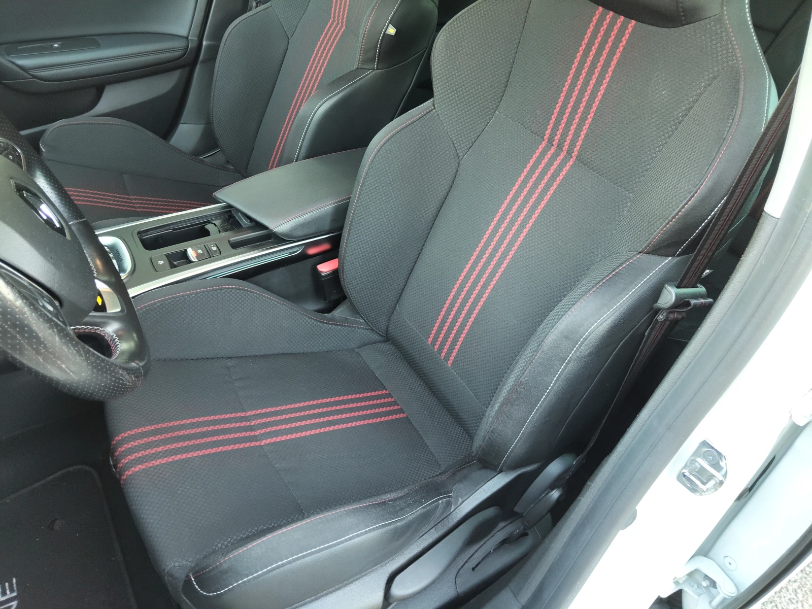 Renault Megane RS-Line Plug-in HYBRID, снимка 11 - Автомобили и джипове - 55987535