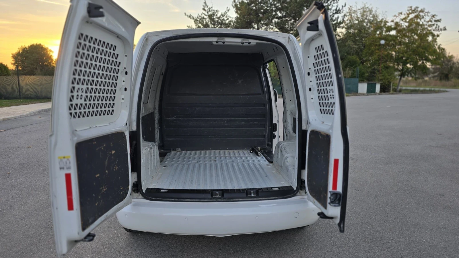 VW Caddy 1.6 TDI CLIMA | Mobile.bg � ����������� 10