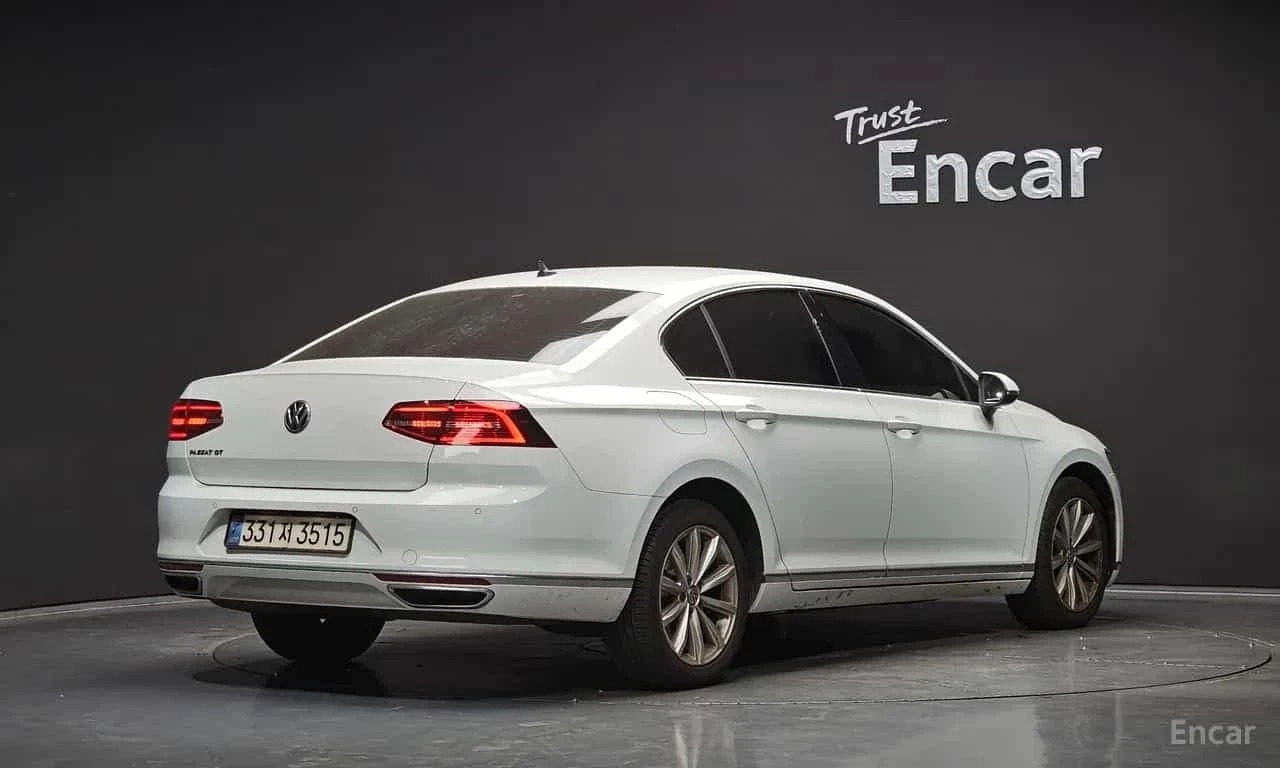 VW Passat * 2.0 TDI * ЦЕНА ДО БГ, снимка 2 - Автомобили и джипове - 56636782
