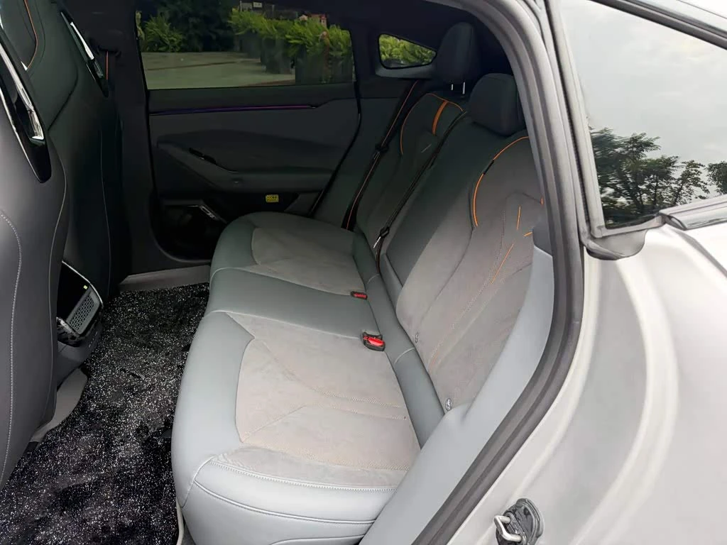 Xpeng P7 Roc Wing Edition, снимка 12 - Автомобили и джипове - 56697237