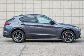 Alfa Romeo Stelvio Veloce /AWD /Red Interior/CARFAX/ФИНАНСИРАНЕ, снимка 3
