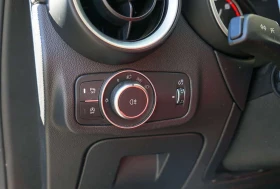 Alfa Romeo Stelvio Veloce /AWD /Red Interior/CARFAX/ФИНАНСИРАНЕ, снимка 11