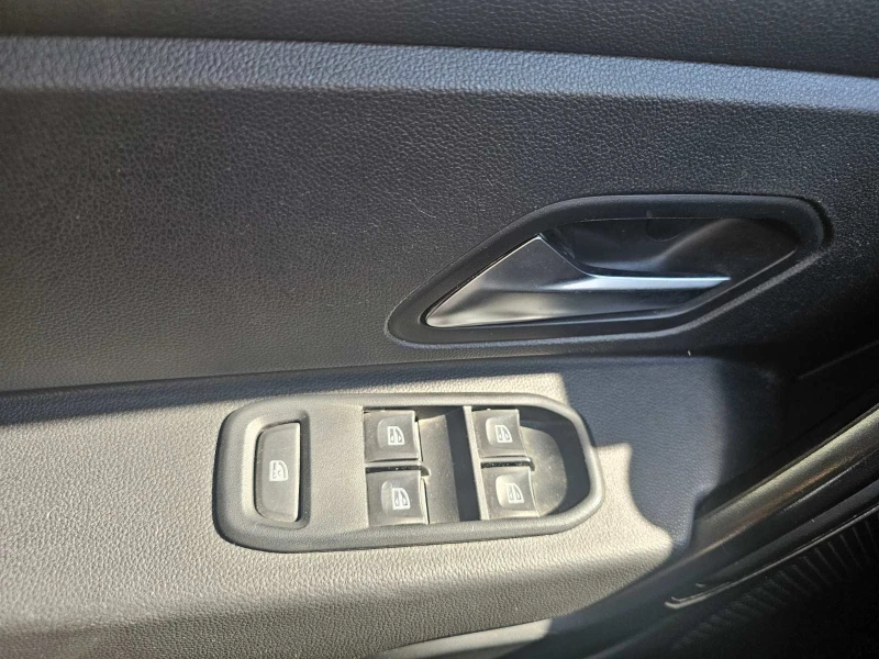 Dacia Duster 1.6 TCe 115hp LPG* 4x2, снимка 11 - Автомобили и джипове - 52009178