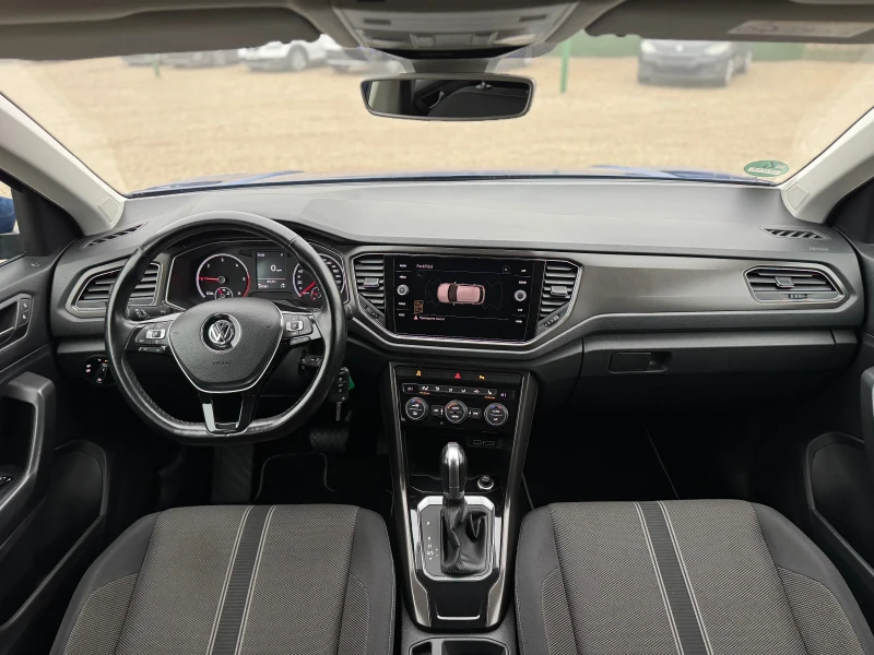 VW T-Roc 2.0-150к.с-Нави, Автомат, Камера, Подгрев, снимка 13 - Автомобили и джипове - 52996278
