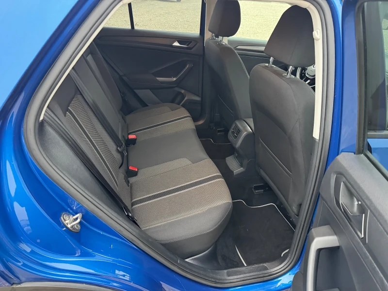 VW T-Roc 2.0-150к.с-Нави, Автомат, Камера, Подгрев, снимка 11 - Автомобили и джипове - 52996278