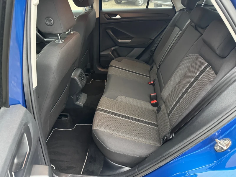 VW T-Roc 2.0-150к.с-Нави, Автомат, Камера, Подгрев, снимка 10 - Автомобили и джипове - 52996278