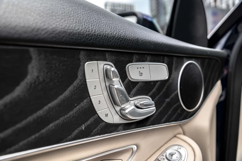 Mercedes-Benz GLC 300 4M  CARFAX, снимка 11 - Автомобили и джипове - 53188280