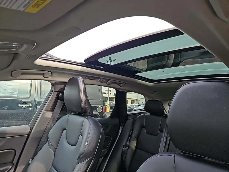 Volvo XC60 B5 Core Dark Theme, снимка 9 - Автомобили и джипове - 53201529