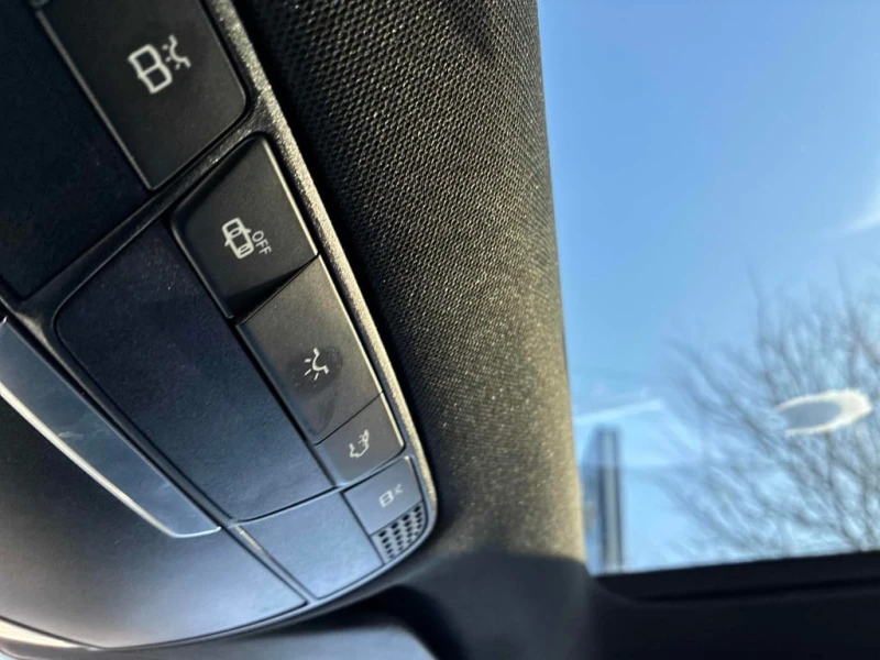 Mercedes-Benz GLC 300 * CARFAX *  ПОДГРЕВИ* ШИБИДАХ, снимка 13 - Автомобили и джипове - 53288053