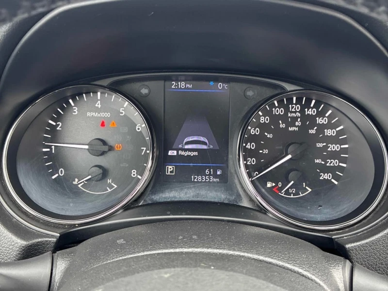 Nissan Qashqai AWD CVT  CARFAX, снимка 8 - Автомобили и джипове - 53464783