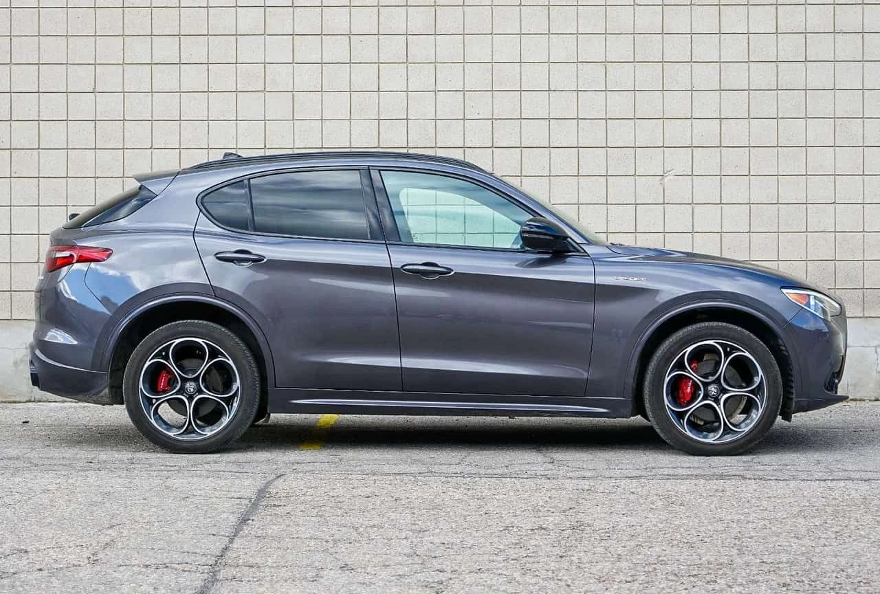 Alfa Romeo Stelvio Veloce /AWD /Red Interior/CARFAX/ФИНАНСИРАНЕ, снимка 3 - Автомобили и джипове - 54606585