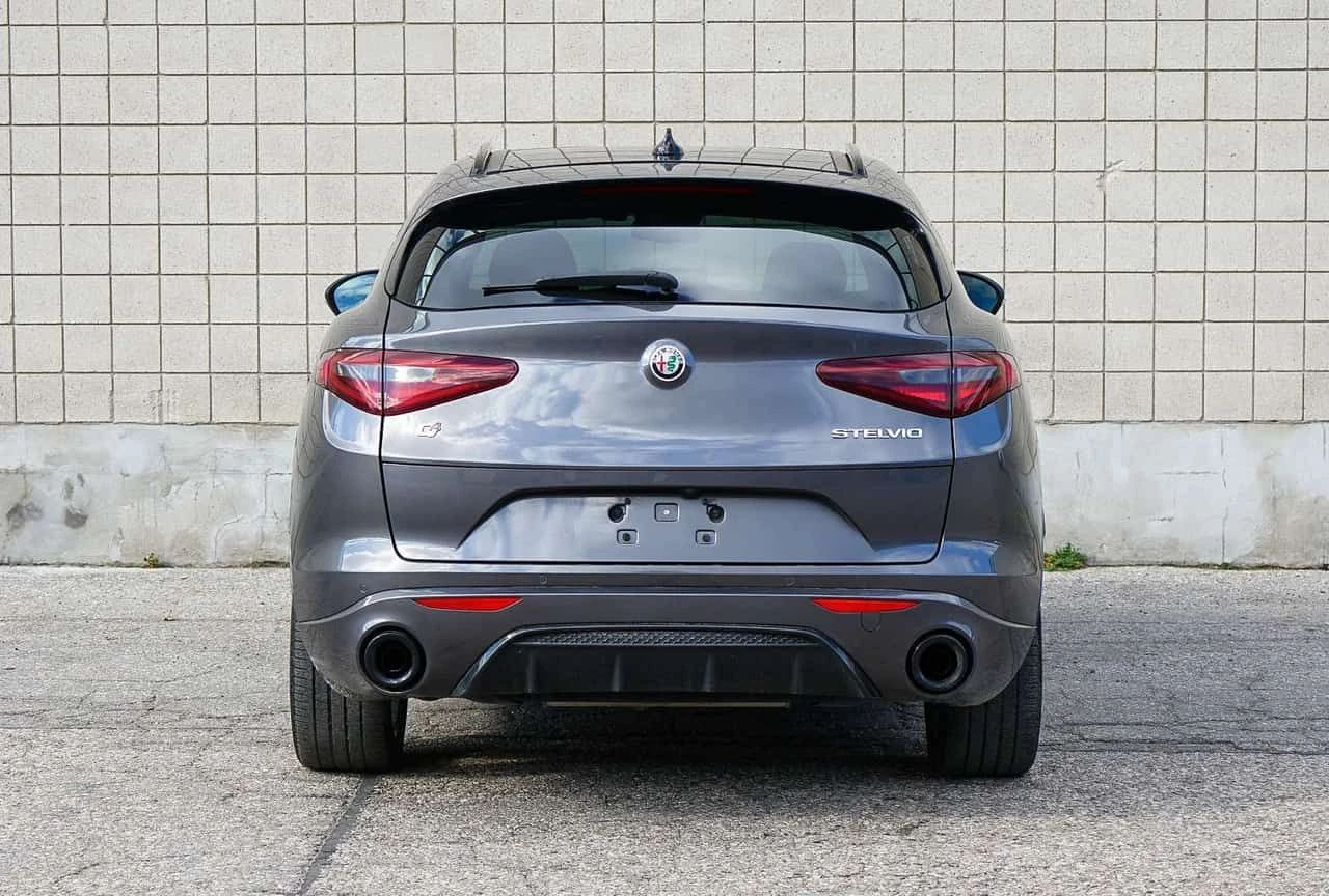 Alfa Romeo Stelvio Veloce /AWD /Red Interior/CARFAX/ФИНАНСИРАНЕ, снимка 4 - Автомобили и джипове - 54606585