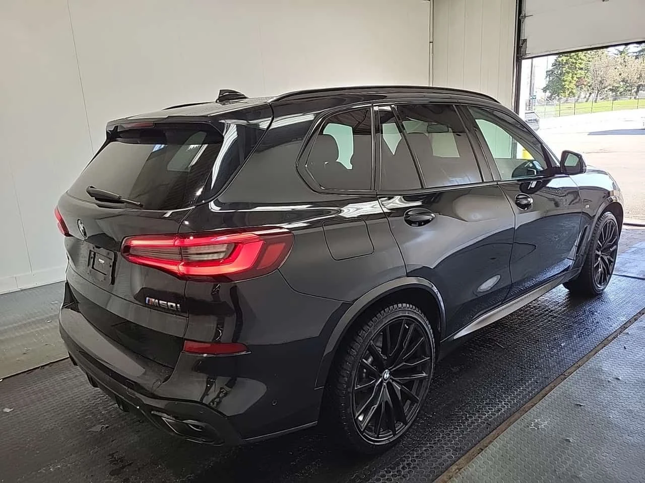 BMW X5 M50I| 360| HEAD-UP| PANO| AMBIENT, снимка 3 - Автомобили и джипове - 54794224