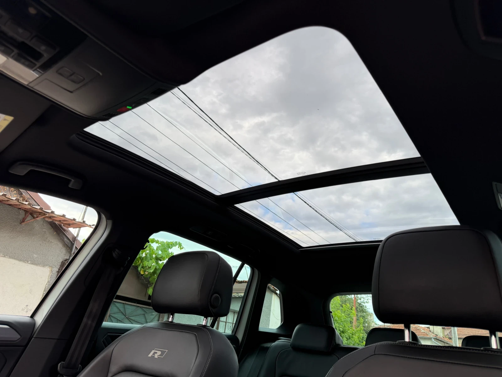 VW Tiguan 2.0 TDI R-LINE Highline 4 MOTION Внос Швейцария, снимка 15 - Автомобили и джипове - 55177700