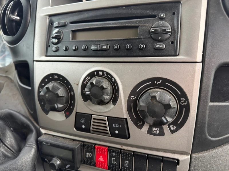 Iveco Daily 35C13!Дв.гума!До3.5т!Макси!Клима, снимка 9 - Бусове и автобуси - 53286315