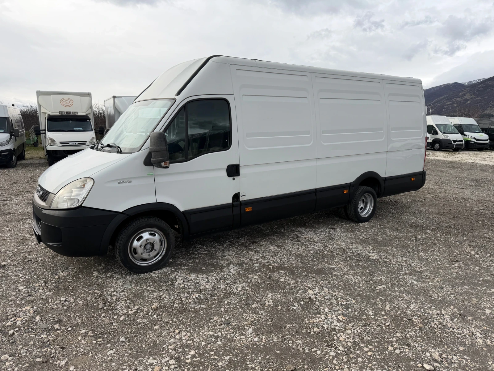 Iveco Daily 35C13!Дв.гума!До3.5т!Макси!Клима, снимка 1