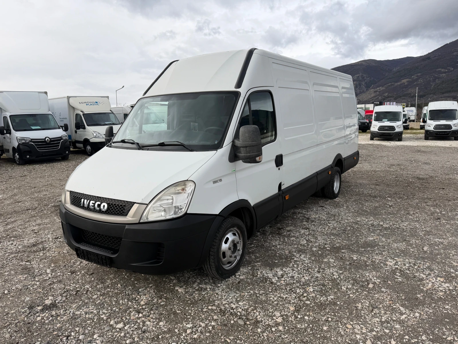 Iveco Daily 35C13!Дв.гума!До3.5т!Макси!Клима - изображение 2