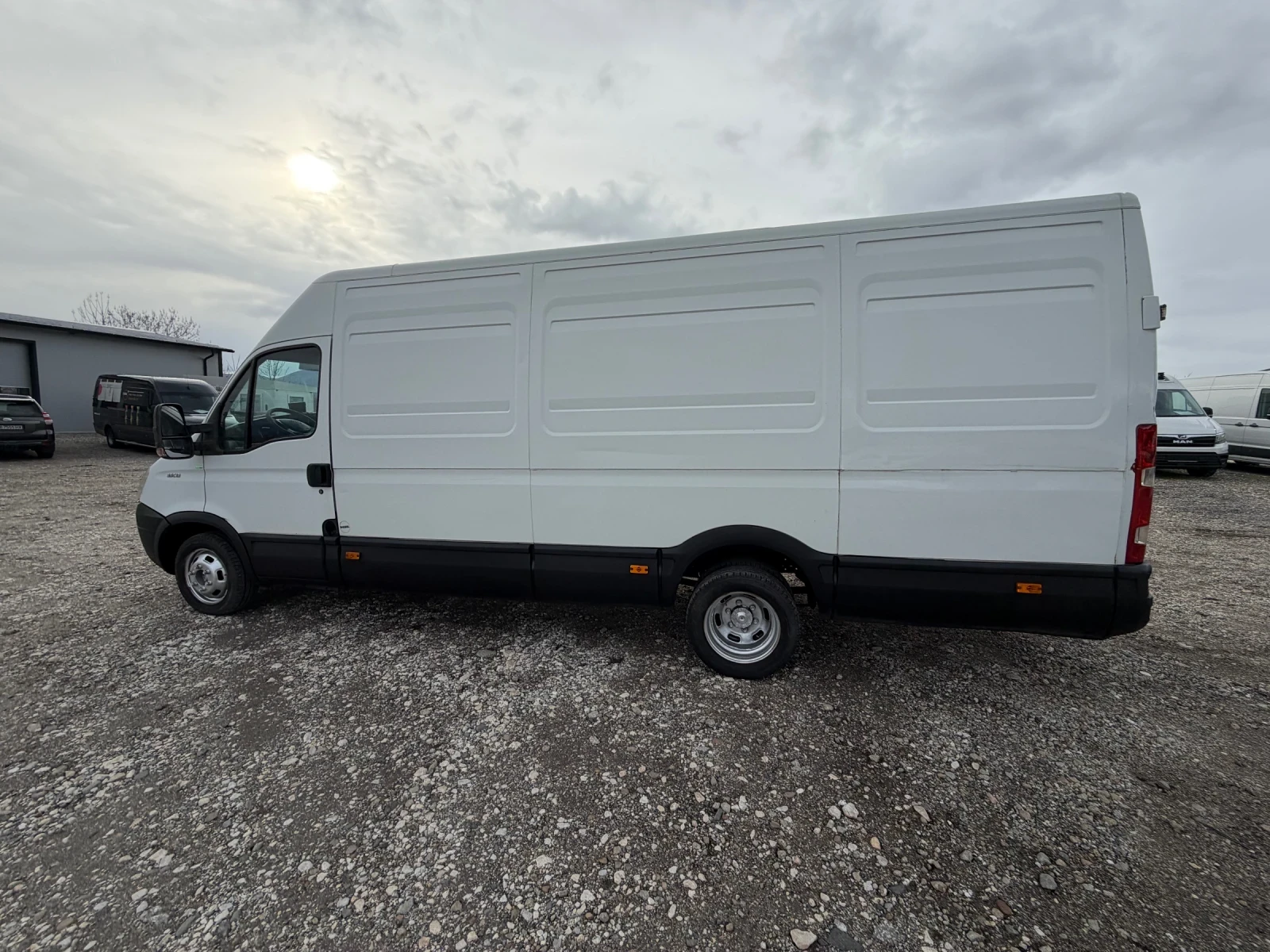 Iveco Daily 35C13!Дв.гума!До3.5т!Макси!Клима - изображение 4