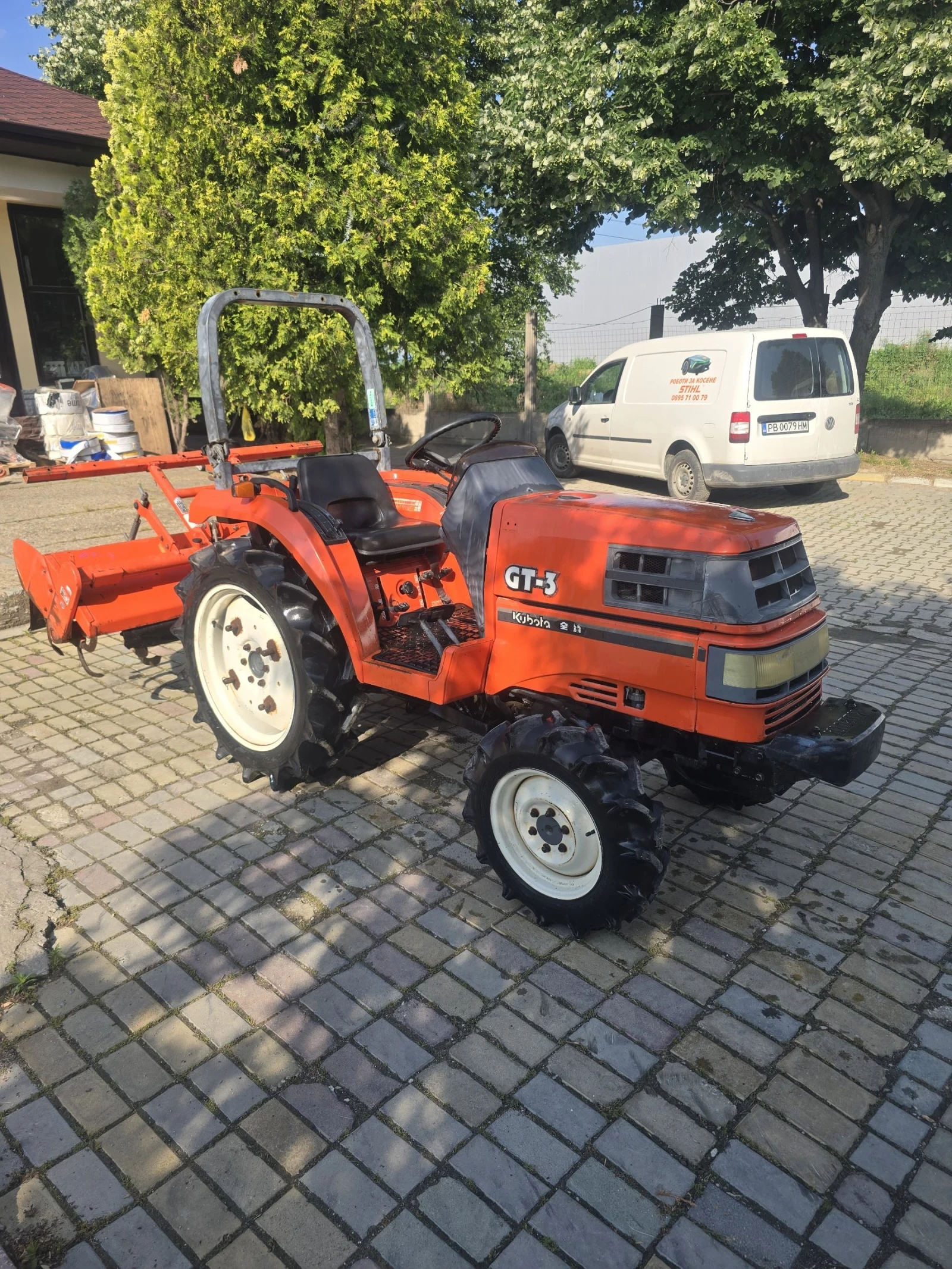 Трактор Kubota GT3