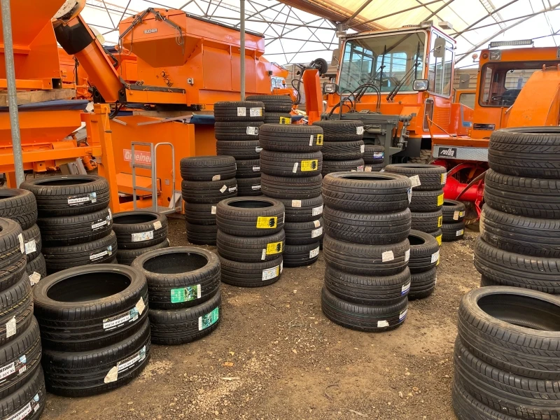 Гуми Летни 225/60R17, снимка 6 - Гуми и джанти - 37287235