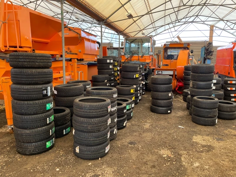 Гуми Летни 225/60R17, снимка 4 - Гуми и джанти - 37287235