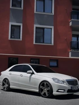 Обява за продажба на Mercedes-Benz E 350 AMG/7G Tronic/Harman/Panorama ~23 000 лв. - изображение 1