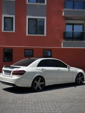 Обява за продажба на Mercedes-Benz E 350 AMG/7G Tronic/Harman/Panorama ~23 000 лв. - изображение 1