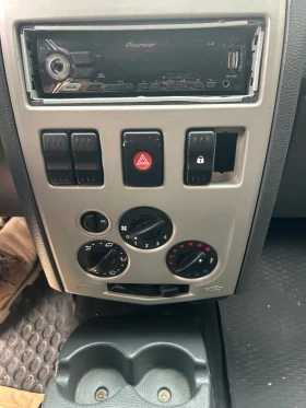 Dacia Logan - 2200 € / 4302.83 лв. - 79218263 4