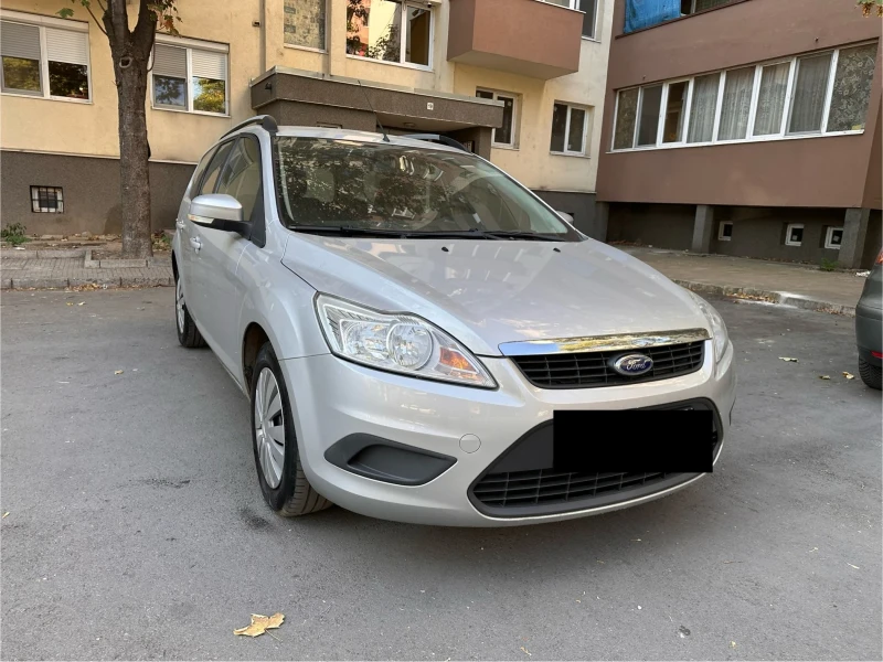 Ford Focus 1.6i Бензин/Климатик/Парктроник, снимка 2 - Автомобили и джипове - 47383186