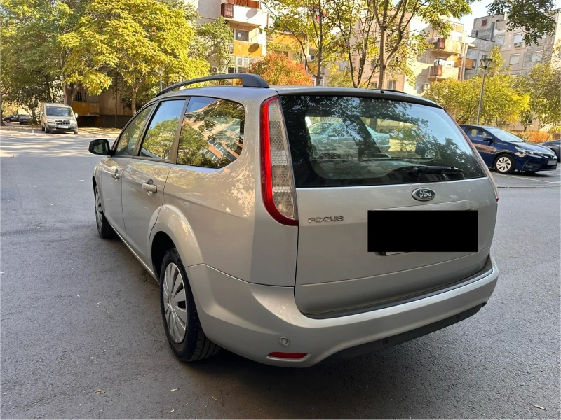 Ford Focus 1.6i Бензин/Климатик/Парктроник, снимка 6 - Автомобили и джипове - 47383186