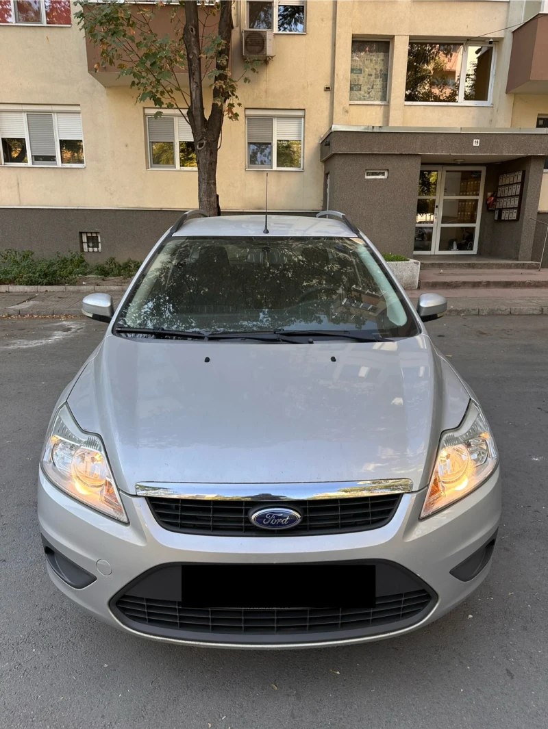 Ford Focus 1.6i Бензин/Климатик/Парктроник, снимка 3 - Автомобили и джипове - 47383186