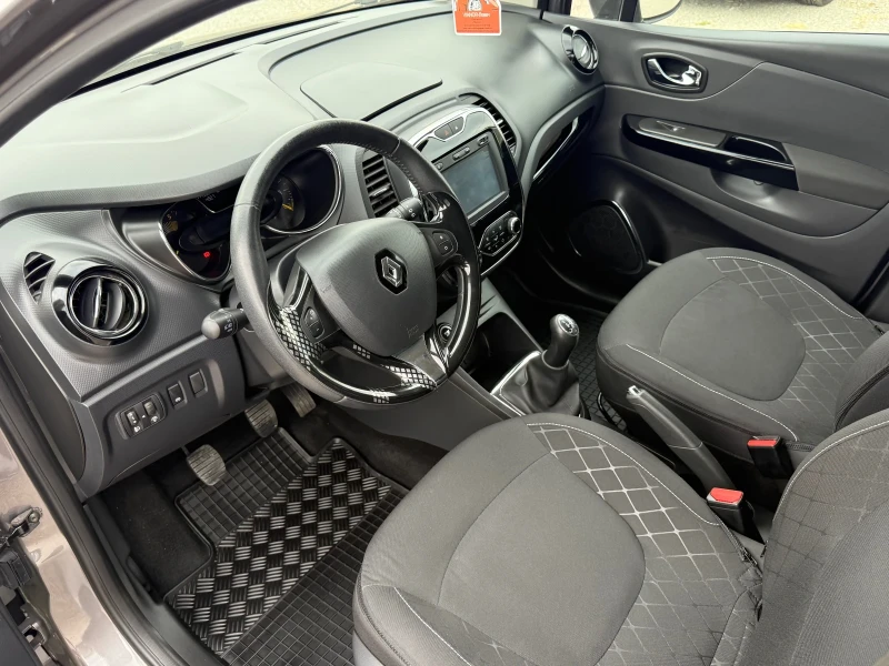 Renault Captur 1.5dci, снимка 9 - Автомобили и джипове - 51848269