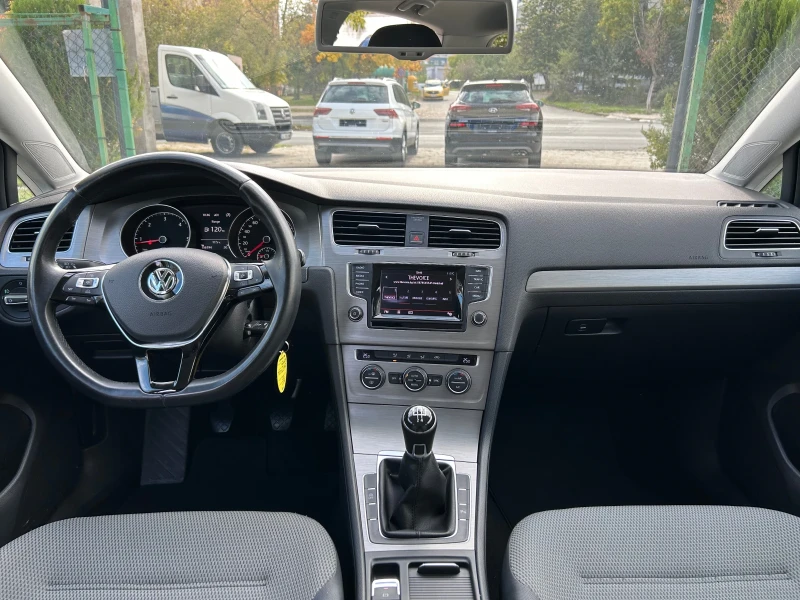 VW Golf 1.6 TDI, снимка 7 - Автомобили и джипове - 52144318