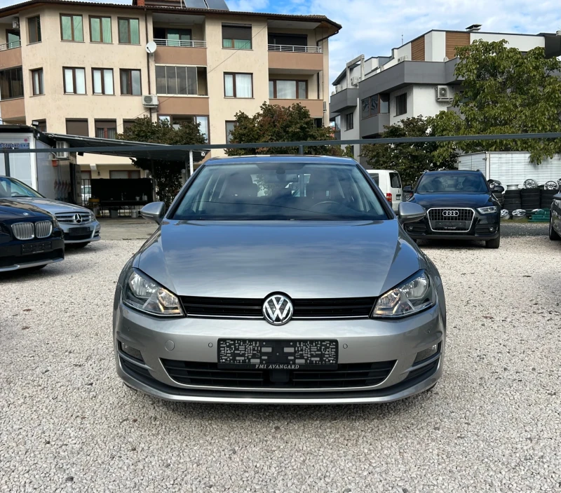 VW Golf 1.6 TDI, снимка 2 - Автомобили и джипове - 52144318