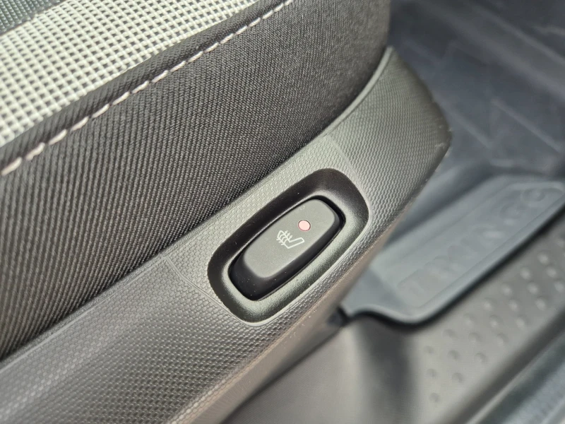 Renault Twingo 900i 90ps. AVTOMAT, снимка 7 - Автомобили и джипове - 52815348