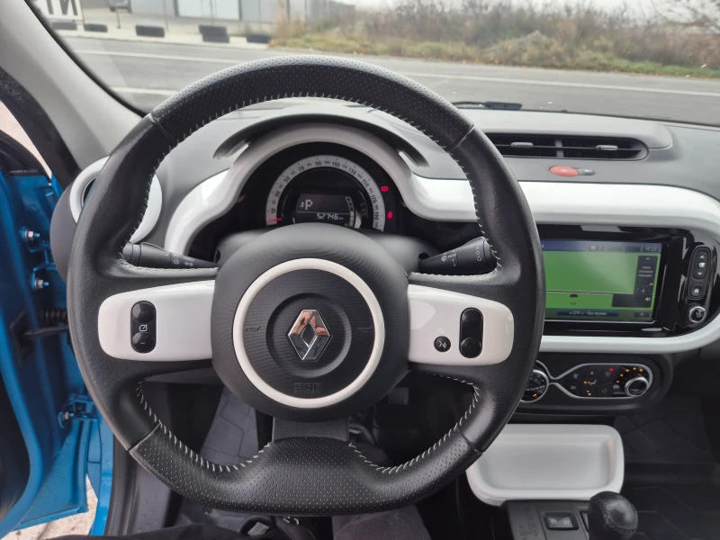 Renault Twingo 900i 90ps. AVTOMAT, снимка 17 - Автомобили и джипове - 52815348